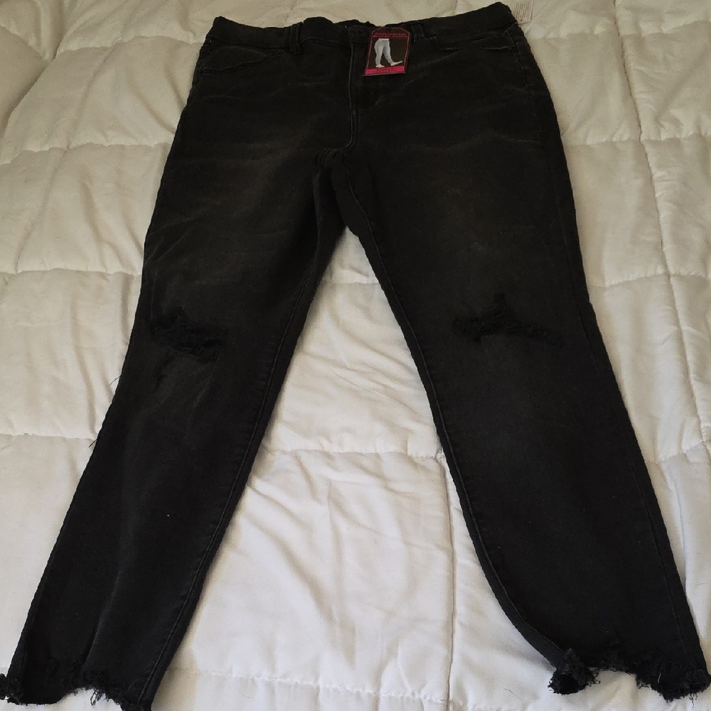 NEW No Boundaries Black Super High Rise Brushed Curvy Jeans Size 15